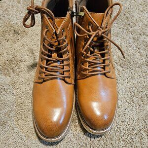 Men  Boots size 10.5